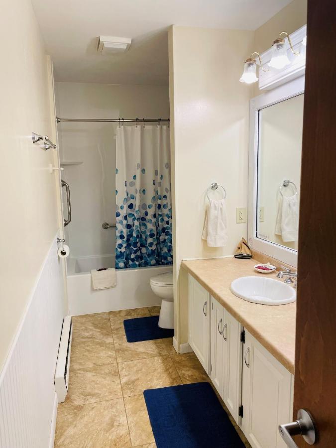 Parkside Inn Ellison Bay Bagian luar foto