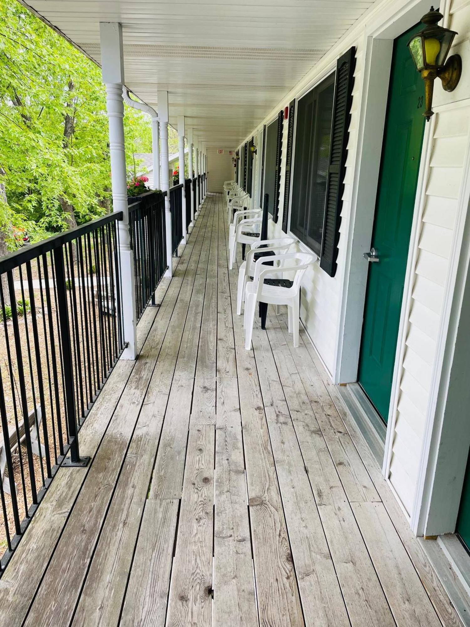 Parkside Inn Ellison Bay Bagian luar foto