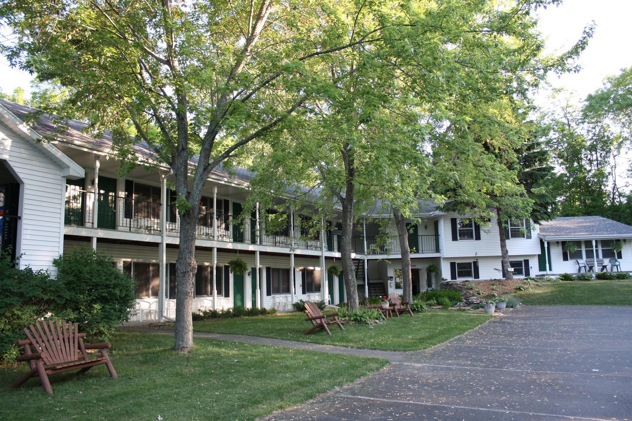 Parkside Inn Ellison Bay Bagian luar foto